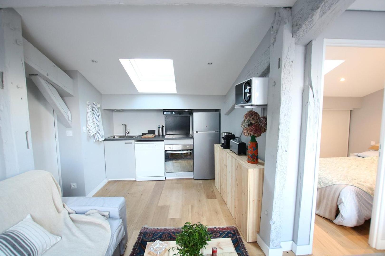 Guestready - Sunny Attic Apt Near Grand Theatre Bordeaux Bagian luar foto