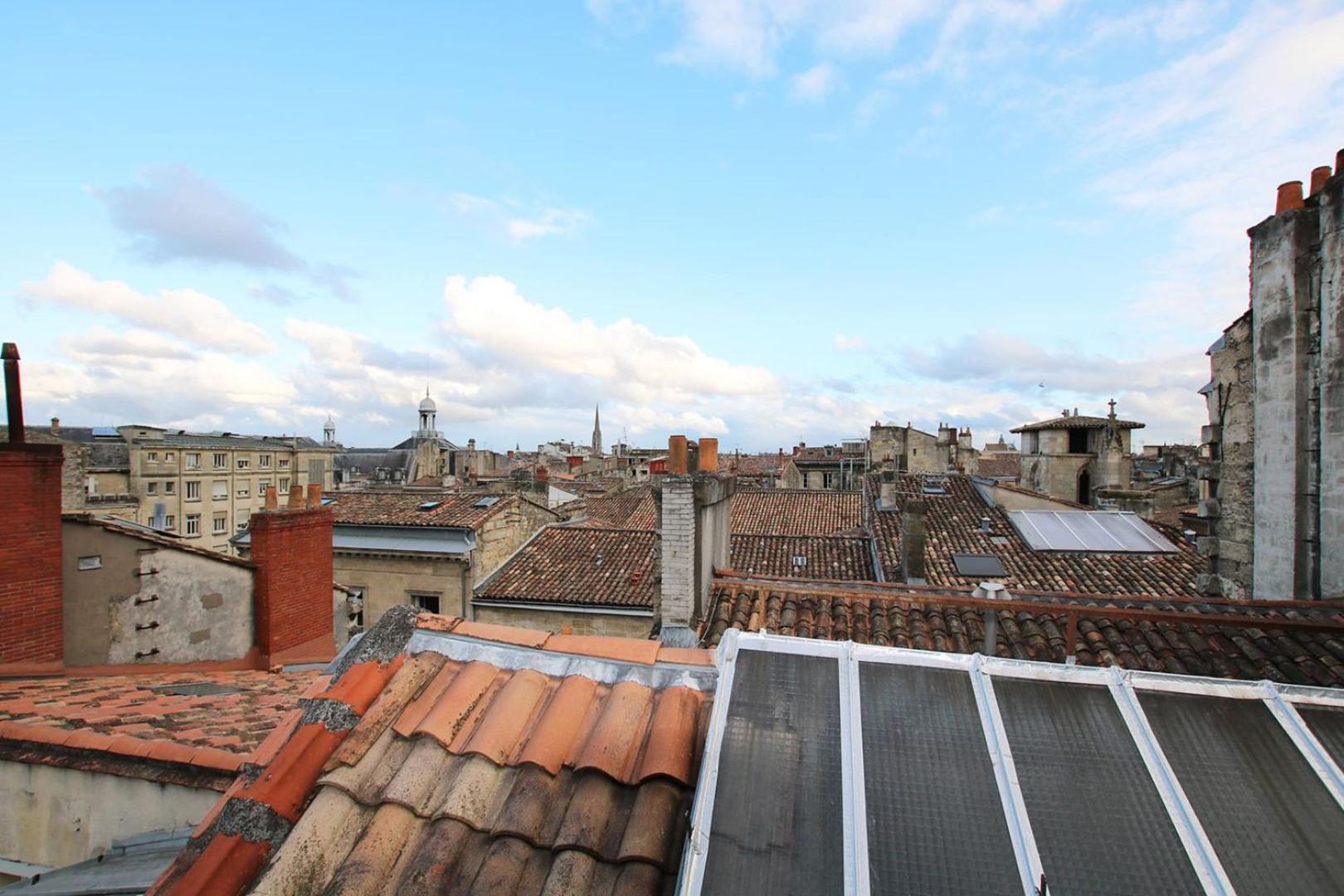 Guestready - Sunny Attic Apt Near Grand Theatre Bordeaux Bagian luar foto