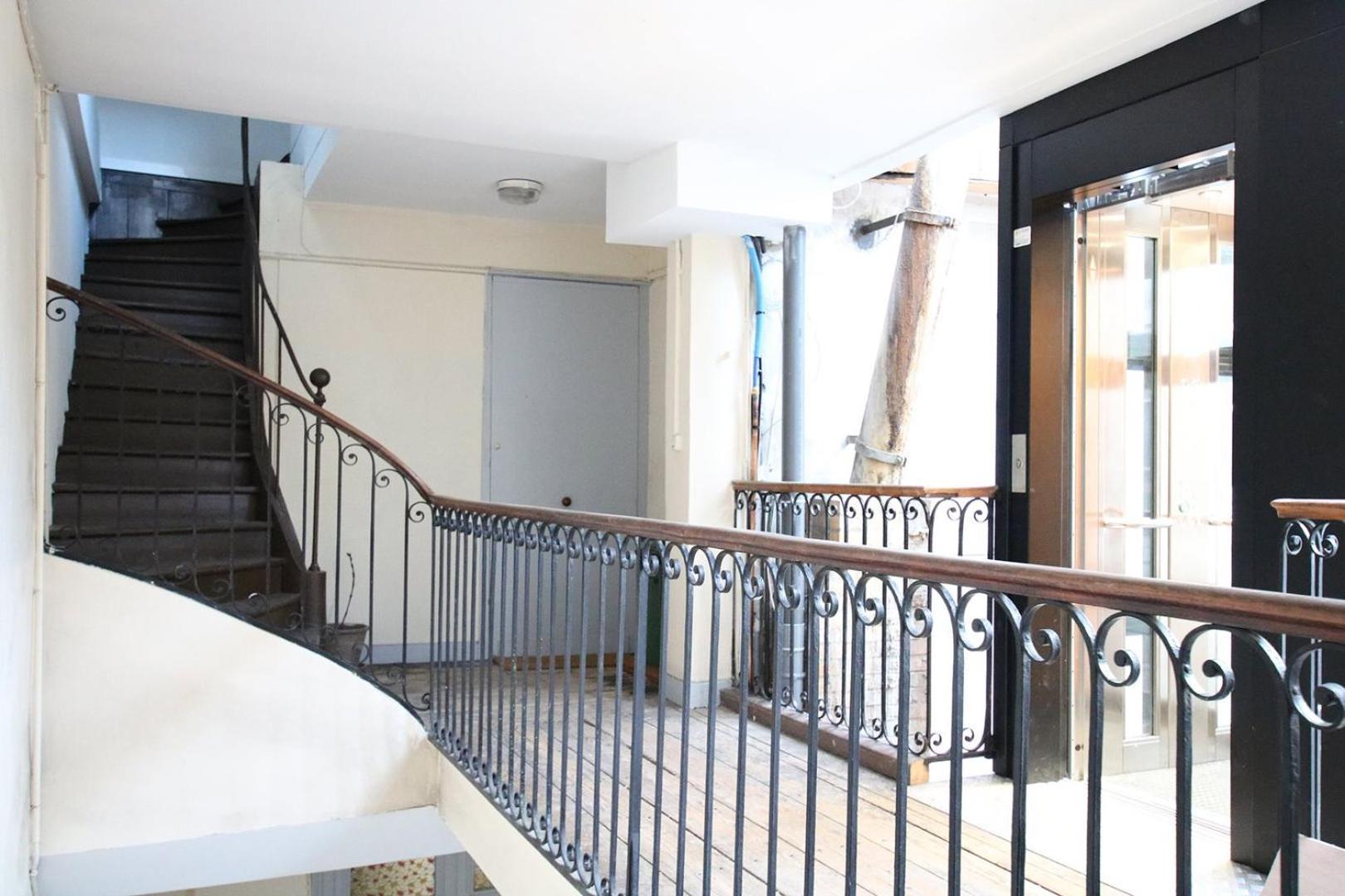 Guestready - Sunny Attic Apt Near Grand Theatre Bordeaux Bagian luar foto