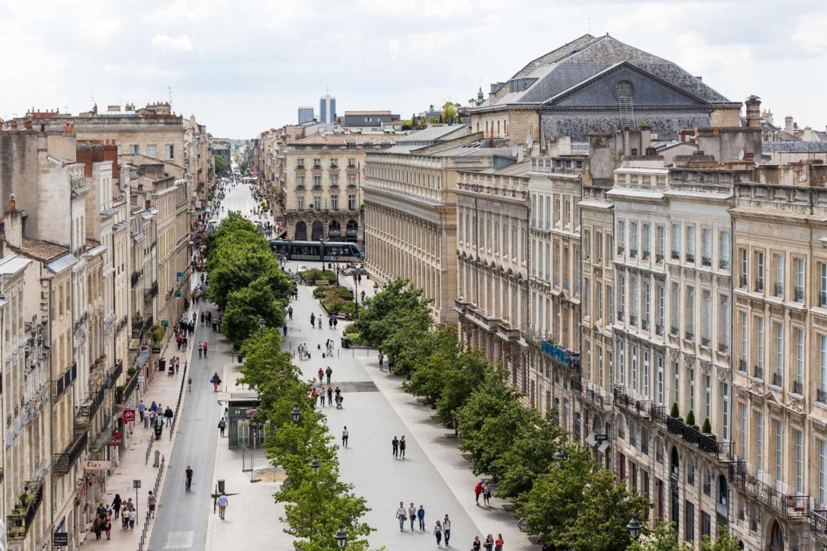 Guestready - Sunny Attic Apt Near Grand Theatre Bordeaux Bagian luar foto
