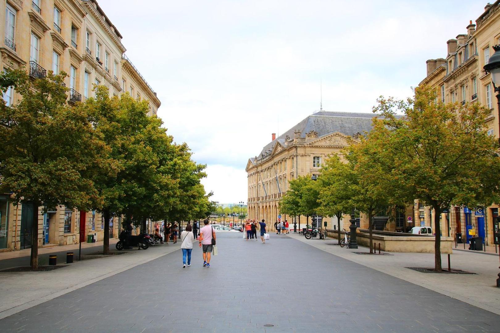 Guestready - Sunny Attic Apt Near Grand Theatre Bordeaux Bagian luar foto